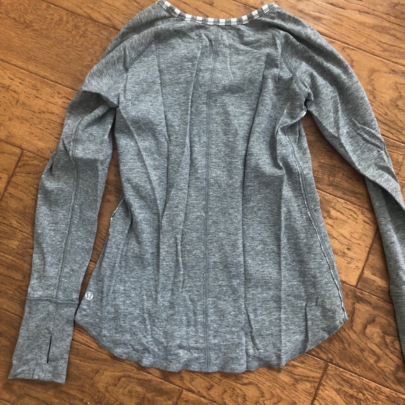 Lululemon Open Your Heart ❤️ Long sleeve tee - Picture 6 of 7